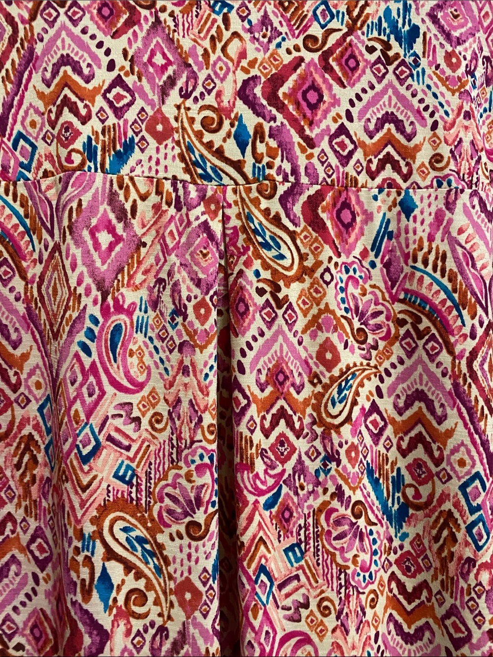Dear Scarlett Patterned Pink Geo-Print V-Neck Blouse with Three-Quarter Sleeves - Picture 6 of 7